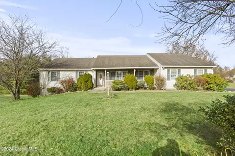 77 Schuurman Rd, Castleton On Hudson, NY 12033