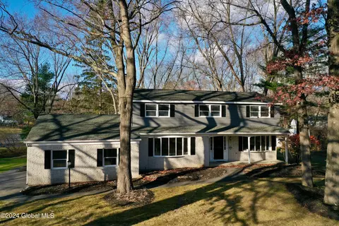 25 Par Del Rio, Clifton Park, NY 12065