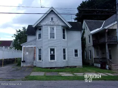 24 Oakland Ave, Gloversville, NY 12078