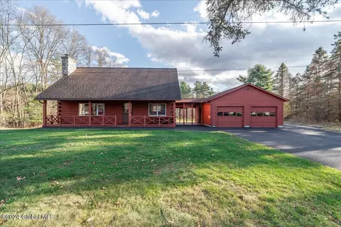 318 Emigh Rd, Middle Grove, NY 12850