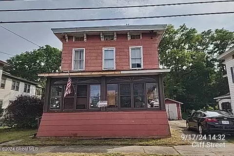 95 Cliff St, Canajoharie, NY 13317