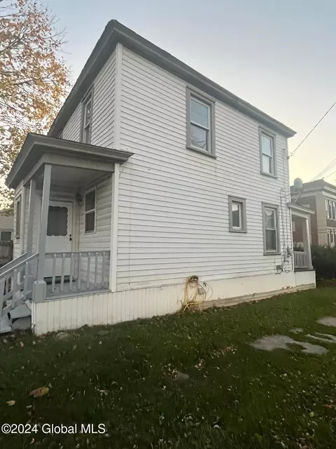 Exterior - 1688 Avenue B, Schenectady, NY 12308 photo 1 of 3