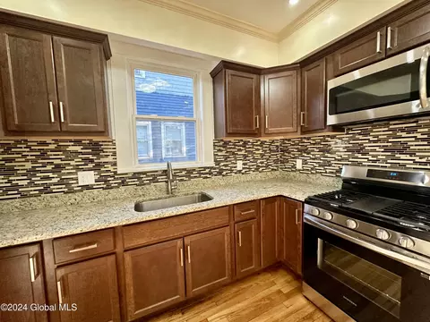 1856 Eastern Pkwy, Schenectady, NY 12309 photo 4