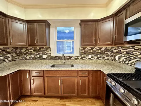 1856 Eastern Pkwy, Schenectady, NY 12309 photo 5