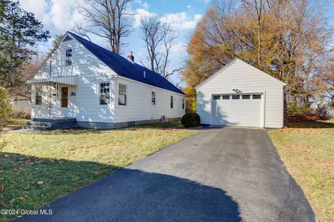 2450 3rd Ave, Schenectady, NY 12303