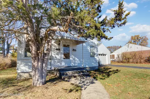 2450 3rd Ave, Schenectady, NY 12303 photo 4