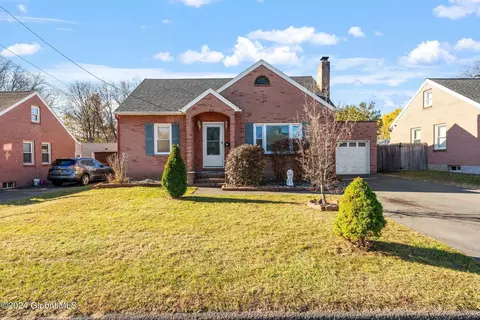 15 Birch Tree Rd, Albany, NY 12205
