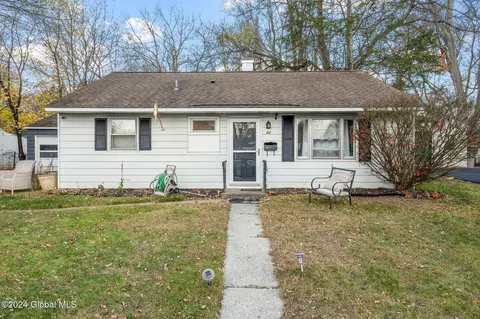 22 Stella Ter, Colonie, NY 12205
