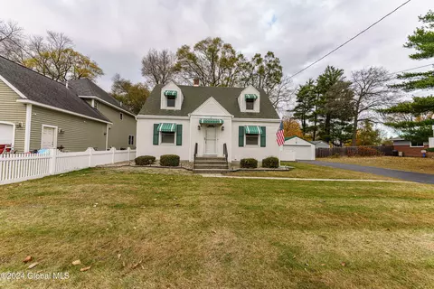 12 Delafield Dr, Albany, NY 12205