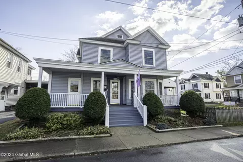 20 Elizabeth St, Glens Falls, NY 12801
