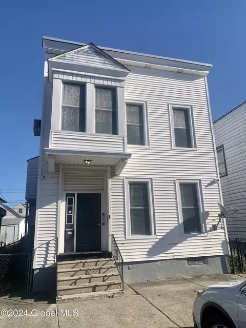1814 4th Ave, Watervliet, NY 12189