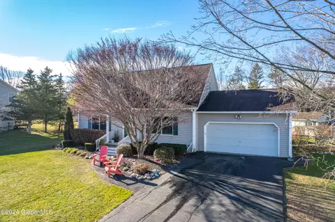 70 Sanford Pl, Altamont, NY 12009