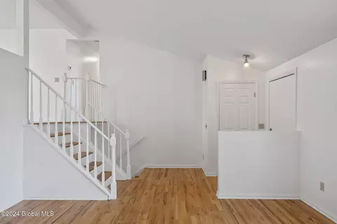 127 Jordan Blvd, Delmar, NY 12054 photo 11