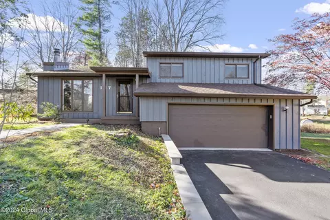127 Jordan Blvd, Delmar, NY 12054