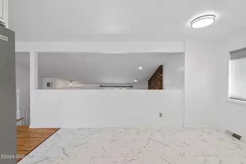 127 Jordan Blvd, Delmar, NY 12054 photo 8