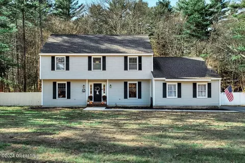 10 N Church Ln, Queensbury, NY 12804