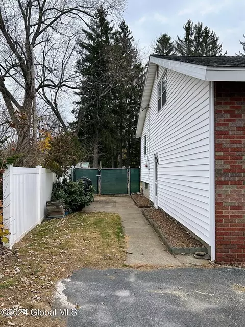 Exterior - 232 Palmer Ave, Schenectady, NY 12303 photo 2 of 5
