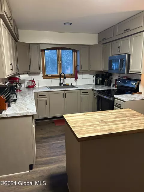 Kitchen - 232 Palmer Ave, Schenectady, NY 12303 photo 1 of 2