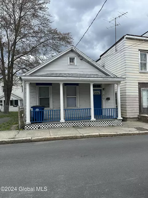 116 Lancaster St, Cohoes, NY 12047