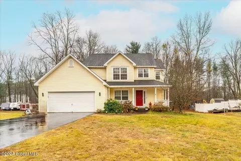 36 Birchtree Ln, Ballston Spa, NY 12020