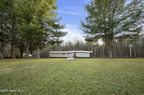 165 Lawrence Mtn Rd, Stamford, NY 12167