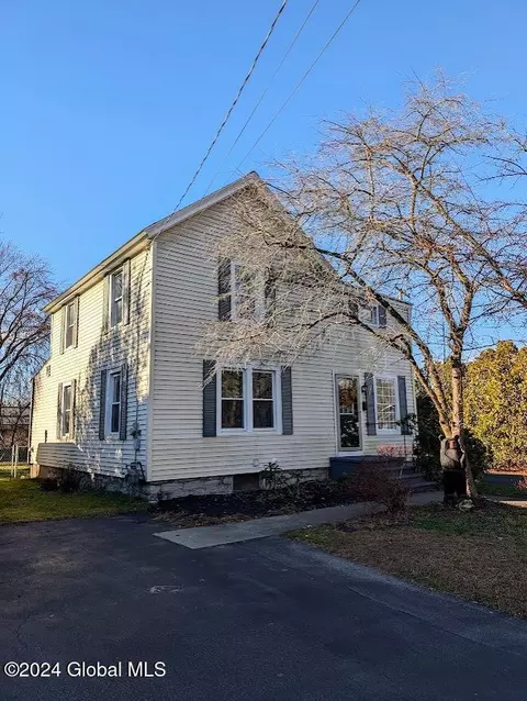 35 Everts Ave, Queensbury, NY 12804
