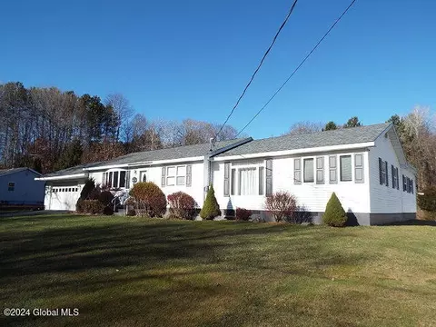 115 Skunk Hollow Rd, Gloversville, NY 12078