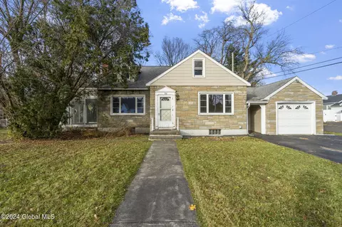 106 Linda Ln, Schenectady, NY 12304