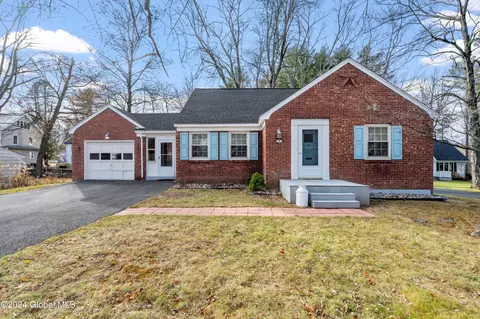 2 Salisbury Rd, Delmar, NY 12054