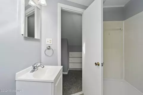 Bath - 2 Salisbury Rd, Delmar, NY 12054 photo 4 of 4