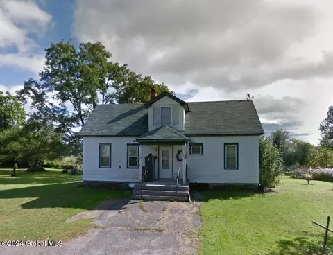 646 Cranes Hollow Rd, Amsterdam, NY 12010