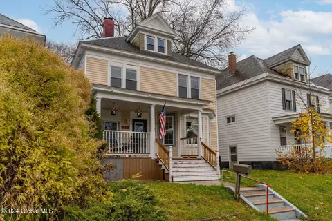 1226 Parkwood Blvd, Schenectady, NY 12308