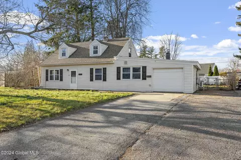 1084 Alheim Dr, Schenectady, NY 12303
