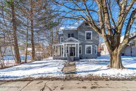 4 S Park St, Cambridge, NY 12816