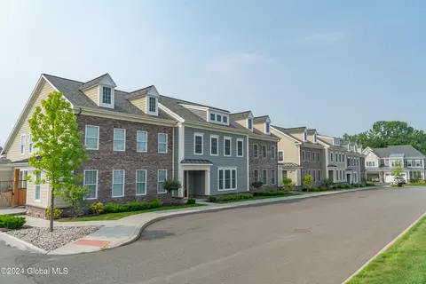 1 Cambridge Way, Latham, NY 12110