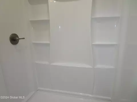 Bath - 26 Northern Dr, Troy, NY 12182 photo 4 of 4
