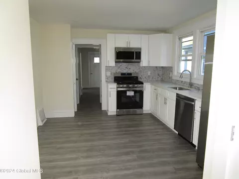 Kitchen - 26 Northern Dr, Troy, NY 12182 photo 1 of 8