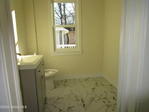 Bath - 26 Northern Dr, Troy, NY 12182 photo 1 of 4