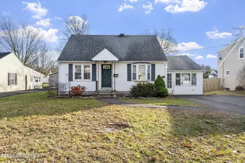 1136 Barber Dr, Schenectady, NY 12303
