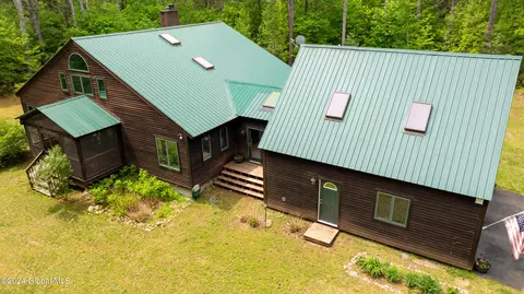 825 River Rd, Thurman, NY 12885