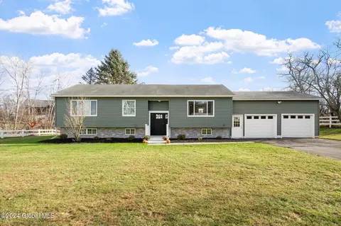 27 Upper Franklin St, Fultonville, NY 12072
