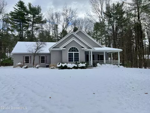 21 Coriander Dr, Fort Edward, NY 12828