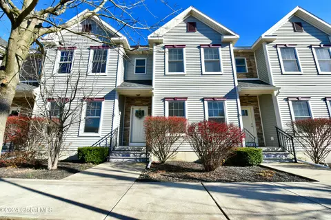124 Jefferson St #5, Saratoga Springs, NY 12866