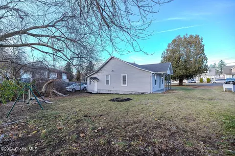 474 Summer St, Schenectady, NY 12306 photo 32
