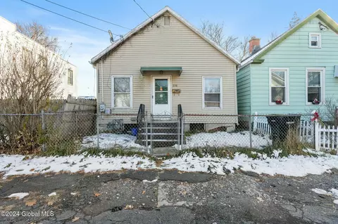 258 Stow Ave, Troy, NY 12180