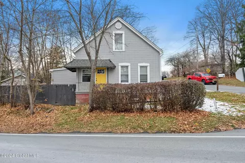 35 Mountainview Ave, Troy, NY 12180