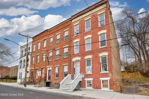 13 Delaware St, Albany, NY 12202