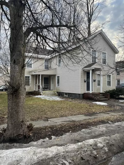 11 William St, Glens Falls, NY 12801