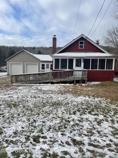 2473 Moriah Rd, Moriah, NY 12960