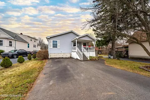 15 Lansing Ave, Watervliet, NY 12189